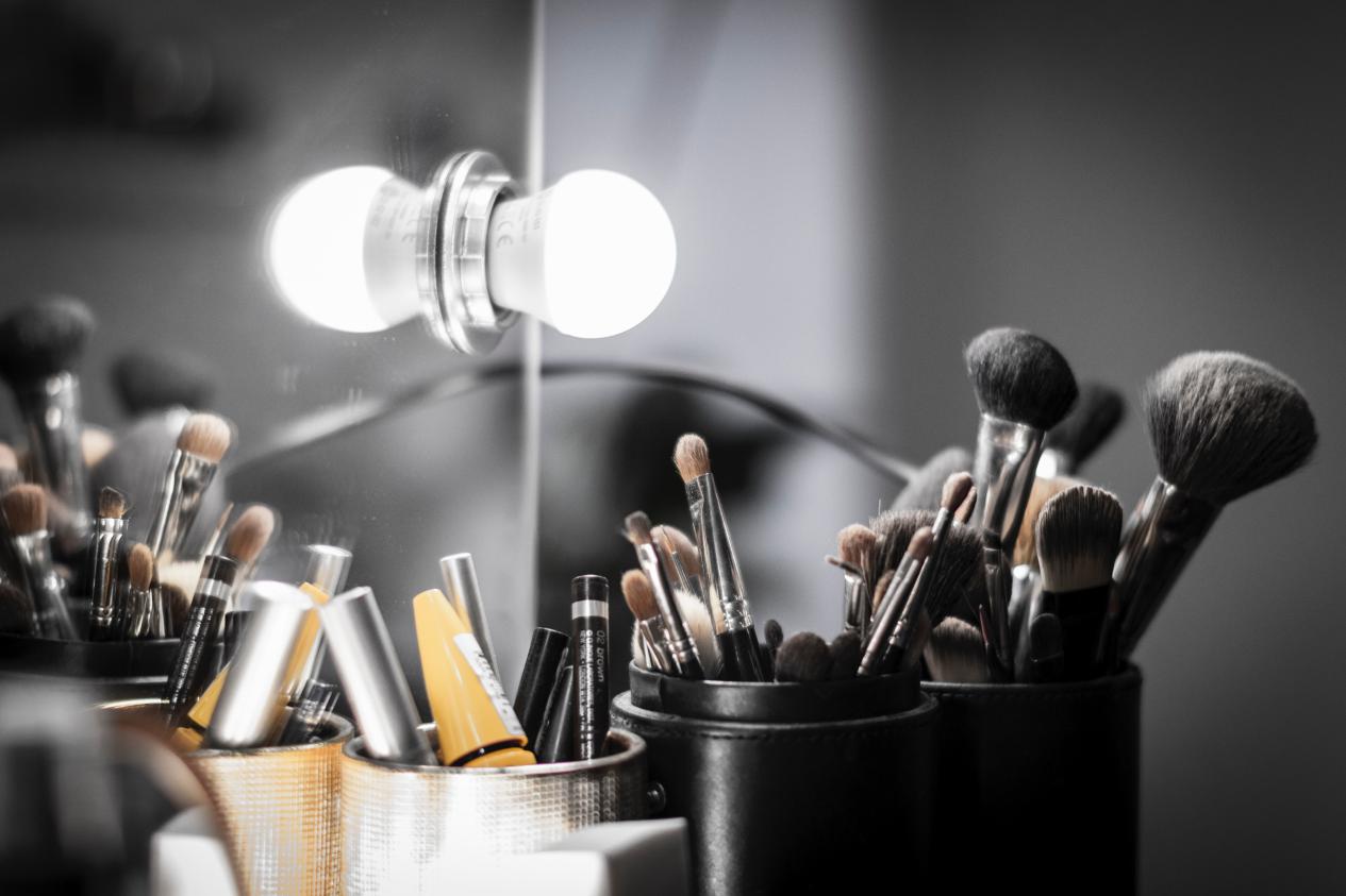 How to Store Makeup Brushes Dust Free?